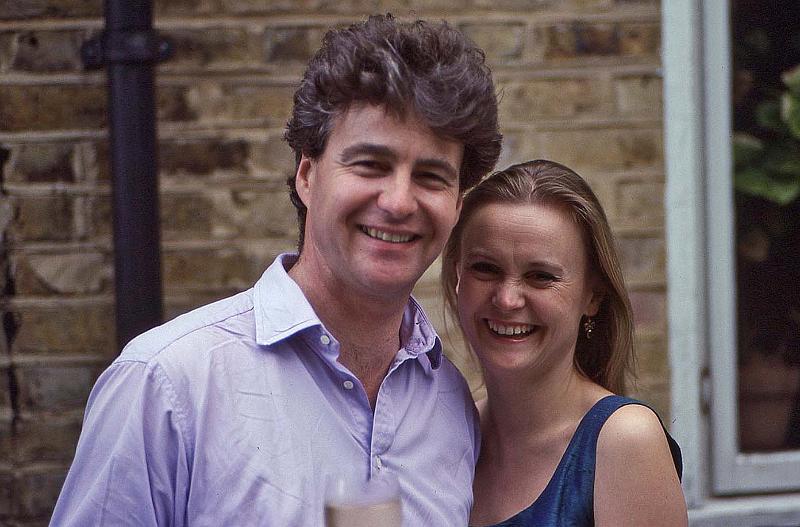 WT 2700 333-27 UK 1992-1.jpg